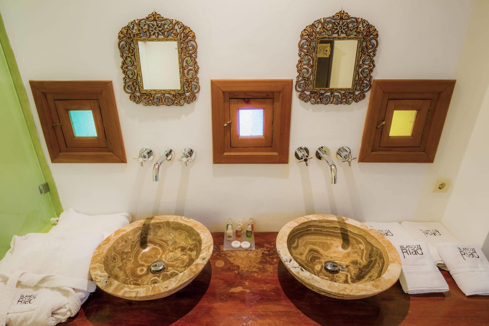 Hotel Blanco Riad Тетуан Экстерьер фото